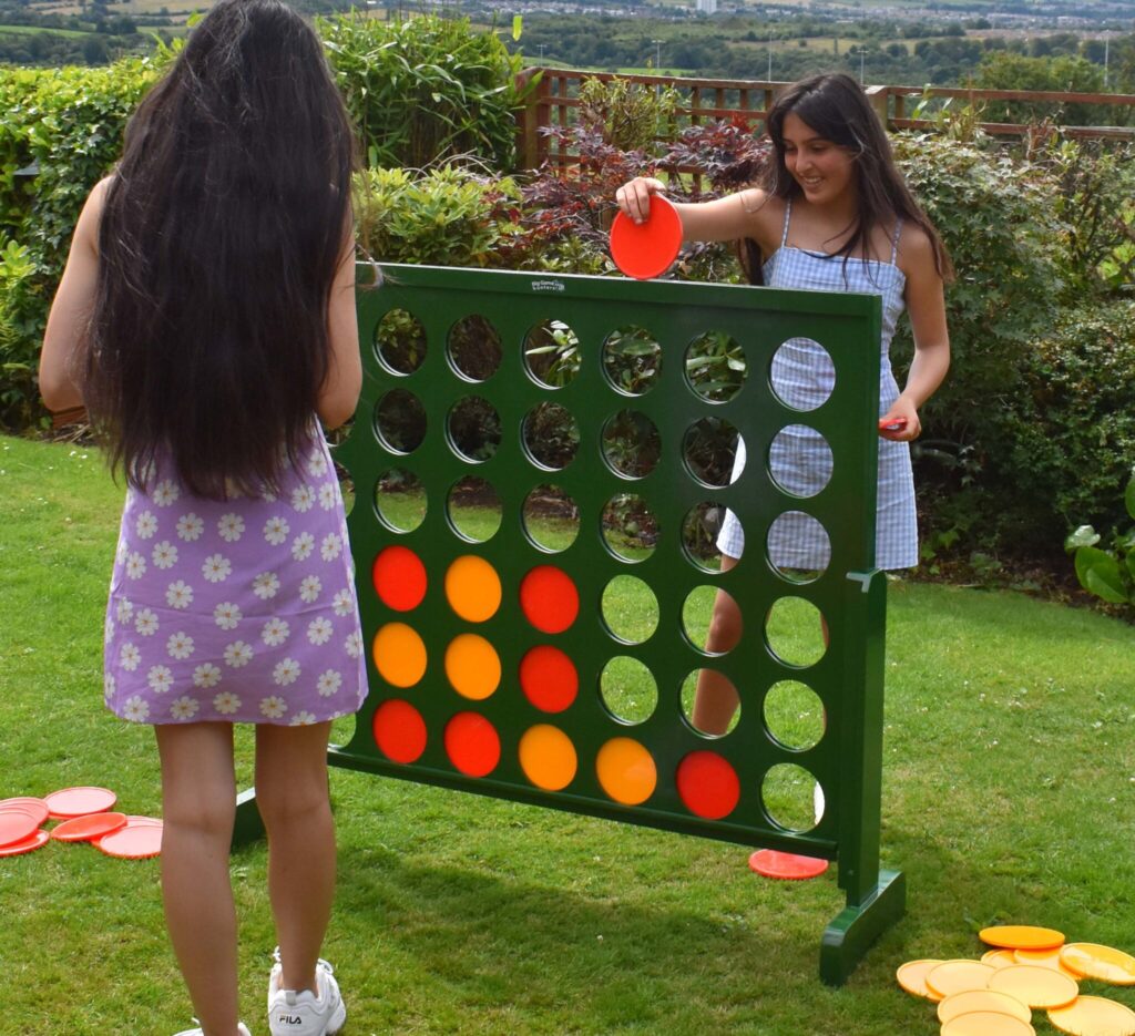 Wackybooth Connect 4 giant garden